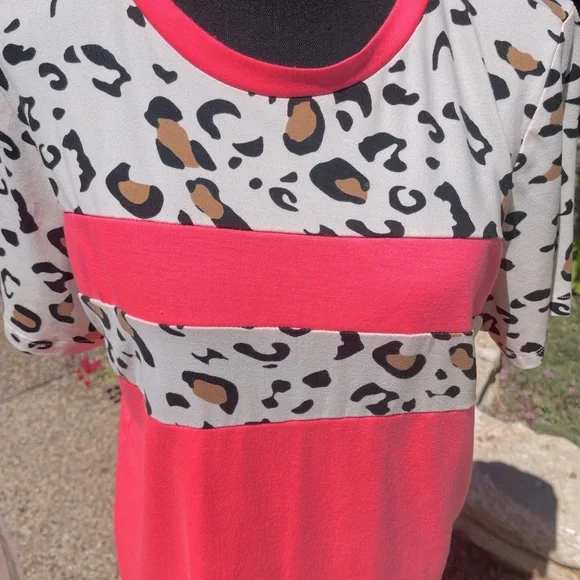 Sunshine & Rodeos, short sleeve, Coral, Top, Size S - Picture 3 of 4